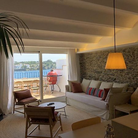 Beachfront Penthouse With Sea Views In Cadaques Apartment Exterior photo