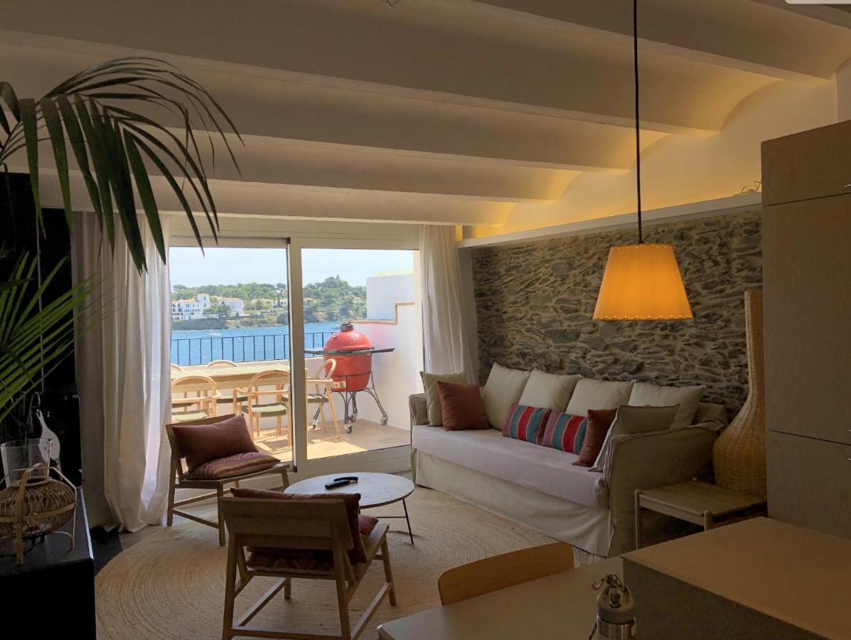 Beachfront Penthouse With Sea Views In Cadaques Apartment Exterior photo