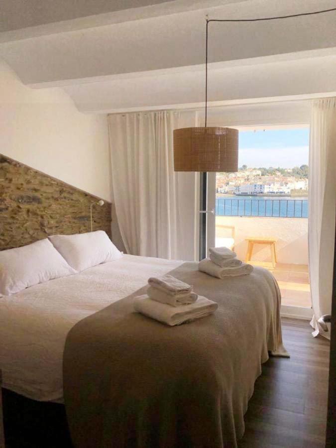 Beachfront Penthouse With Sea Views In Cadaques Apartment Exterior photo